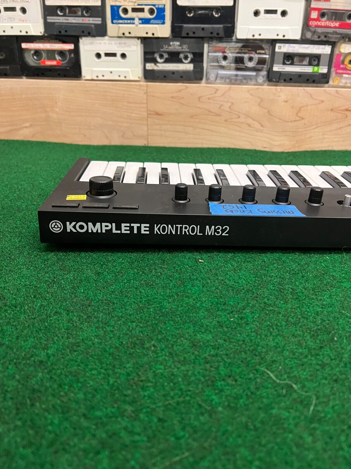 Native Instruments Komplete Kontrol M32 Micro Keyboard Controller - Fresh Stock Dated February 2026