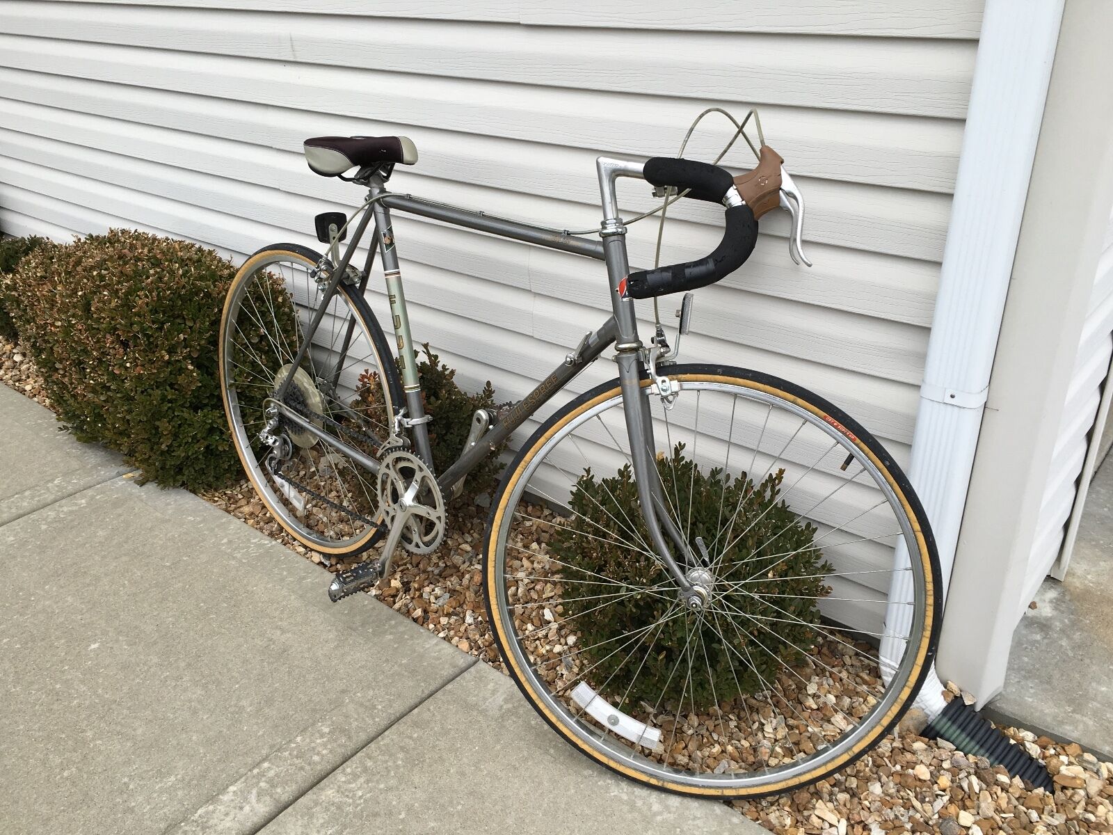 1987 Fuji Road Bicycle. VA Lite Frame. Suntour ARX Shifters. Nitro Handlebar. - Fresh Stock Dated December 2025