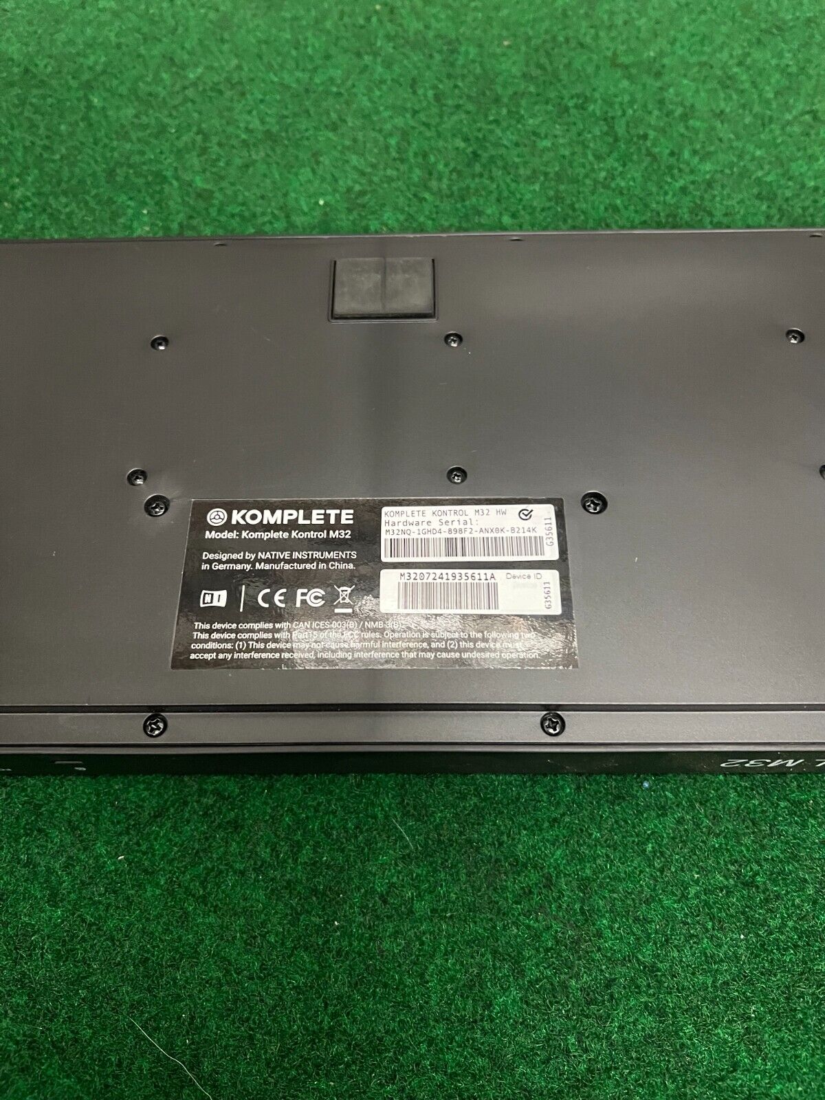 Native Instruments Komplete Kontrol M32 Micro Keyboard Controller - Fresh Stock Dated February 2026