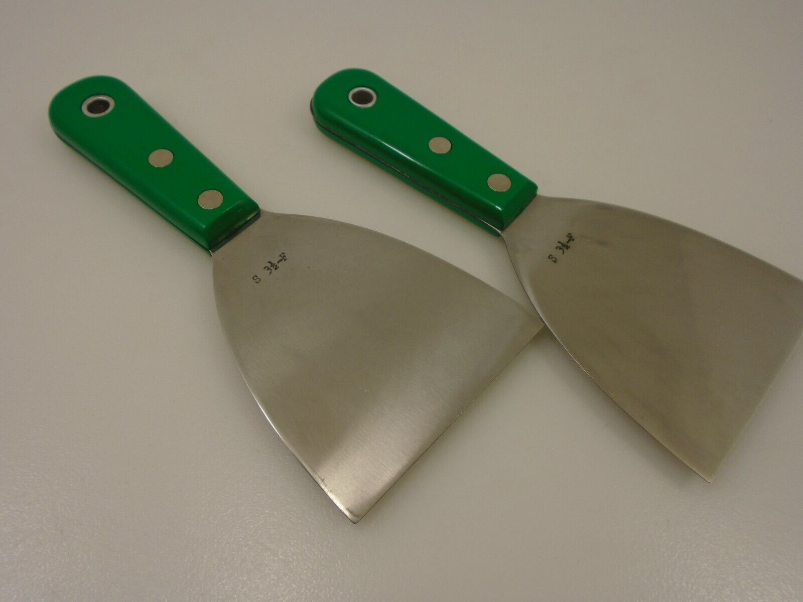 R Murphy USA Set of (2) Scrapers Tools S-3 1/2 F Shamrock Brand Angled Blade New - Fresh Stock Dated February 2026