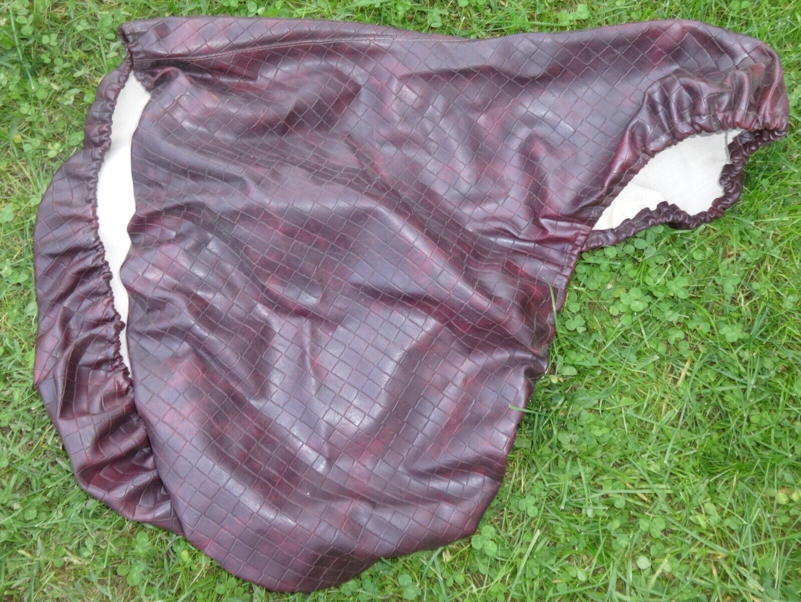 DOVER English Saddle Cover - BROWN LEATHER-LOOK DESIGN - Soft Material - GREAT! - Fresh Stock Dated December 2025