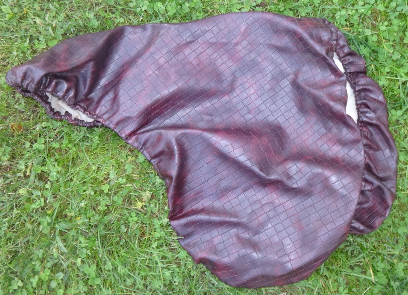 DOVER English Saddle Cover - BROWN LEATHER-LOOK DESIGN - Soft Material - GREAT! - Fresh Stock Dated December 2025