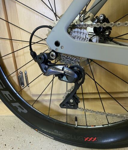 SUPER CLEAN Trek Madone SLR 6 DISC Ultegra W/ Bontrager XXX 6 Carbon Wheels 56cm - Fresh Stock Dated February 2026