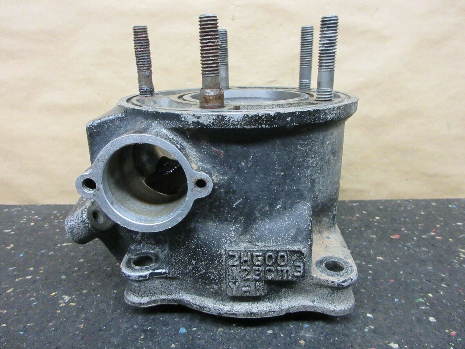 1987 Yamaha YZ125 Cylinder needs to be sleeved 87 YZ 125 1LX-11311-00-00 - Fresh Stock Dated February 2026