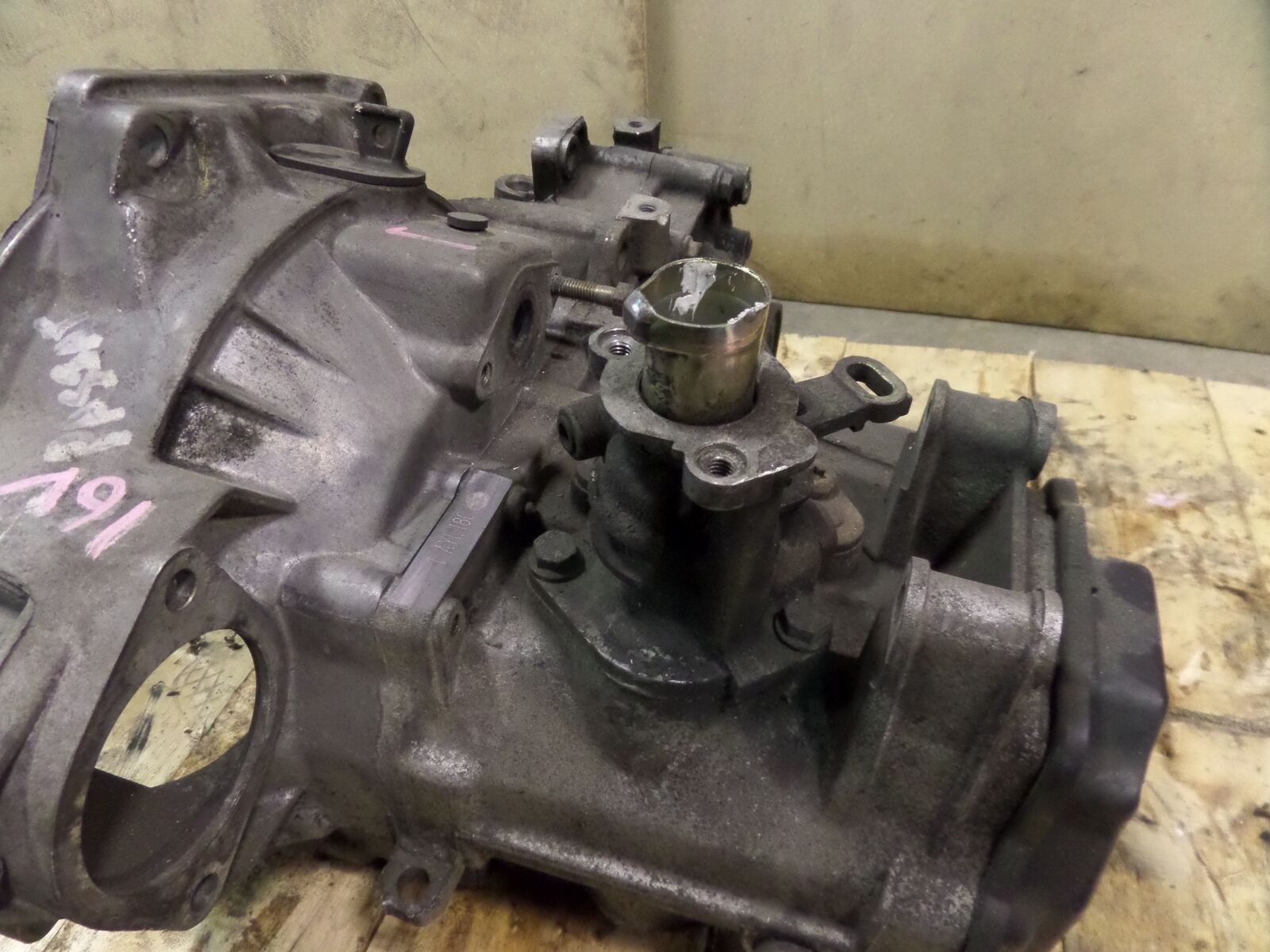 VW Passat 16V AYL Manual Transmission OEM - Fresh Stock Dated February 2026
