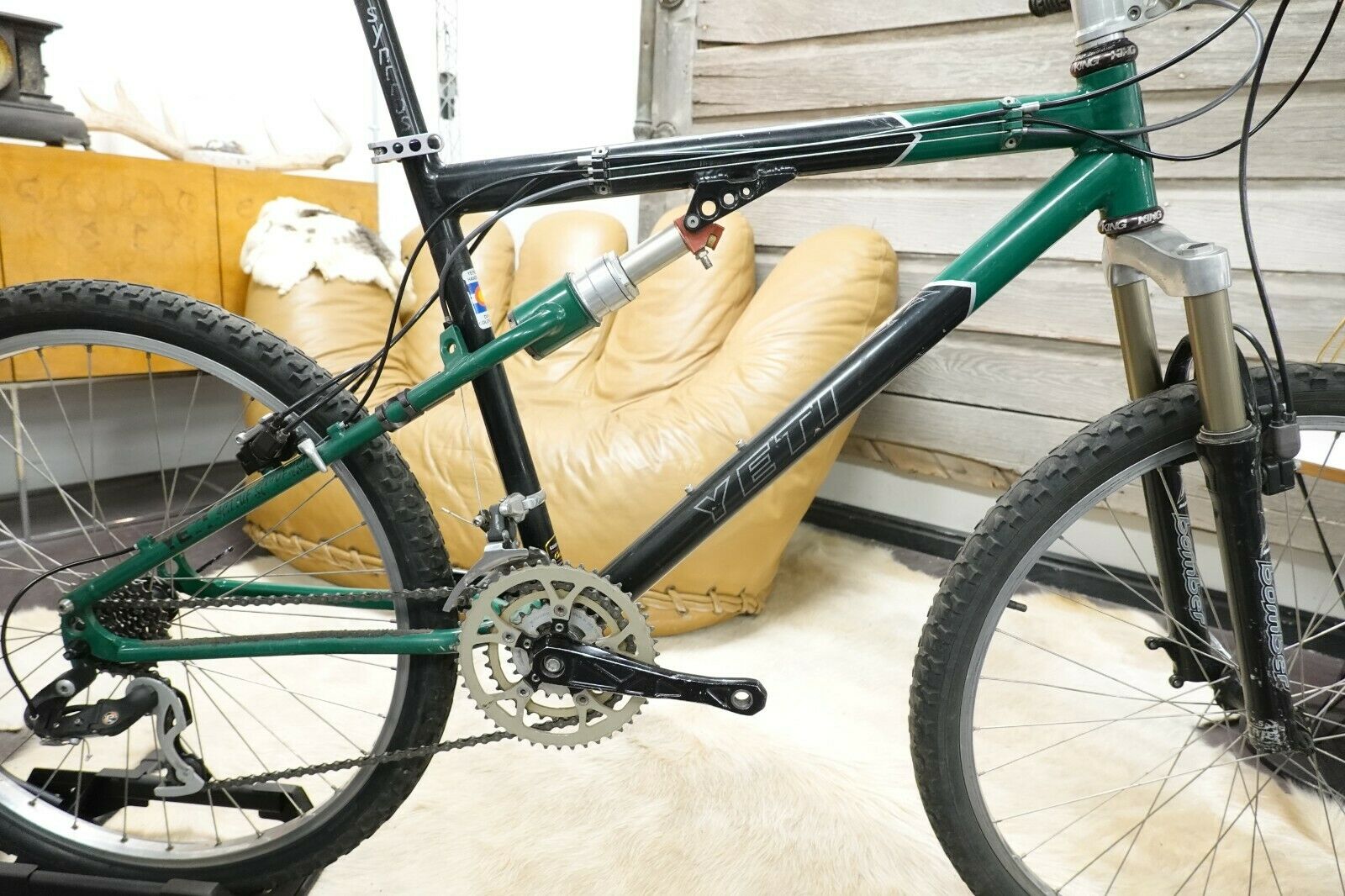 Yeti ARC Salsa CNC Easton Plasma XT Chris King Magura Bomber 18.5