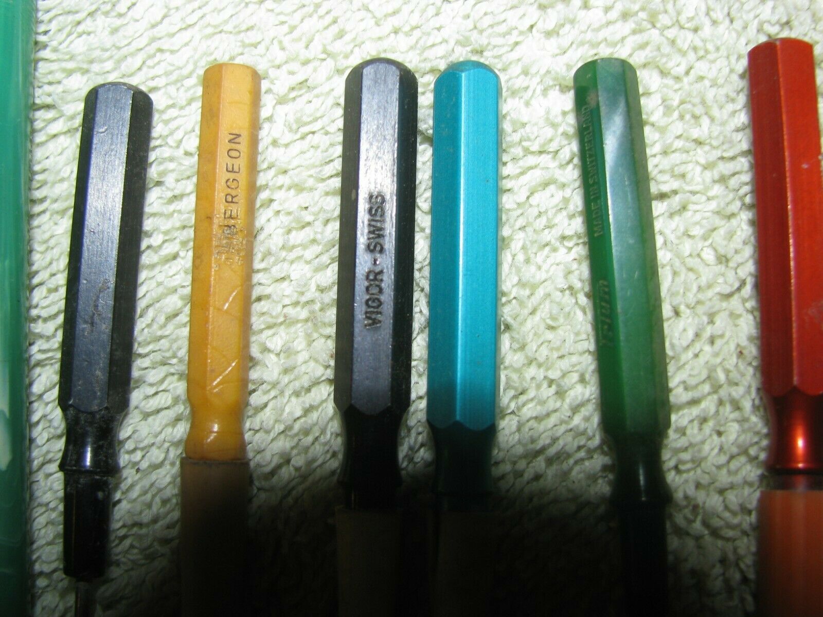 MISC TOOLS WATCH OILERS CUPS HOLDER  WATCHMAKER EXT. BERGEON VIGOR - Fresh Stock Dated December 2025