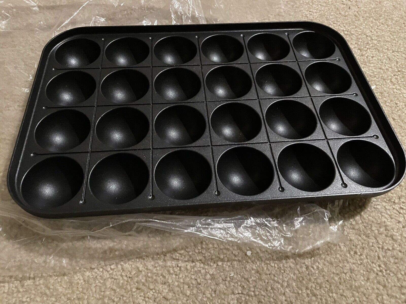 BRUNO Compact Hot plate- Peanuts edition - Fresh Stock Dated February 2026