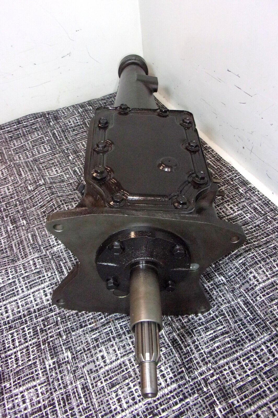 FORD 3 SPEED TOP LOADER With OD TRUCK  3.25 1st Gear  10 x 28  Date Code F07 - Fresh Stock Dated February 2026