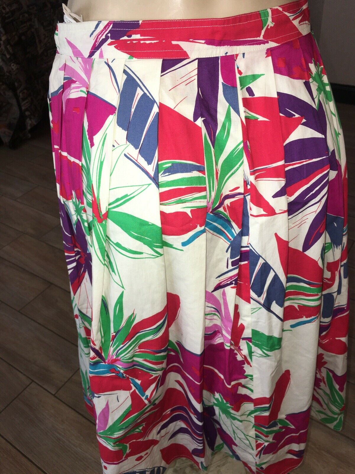 VTG Ungaro Solo Donna Pleated FLORAL COTTON Skirt Unlined 1980’s Sz44 Italy db1 - Fresh Stock Dated February 2026