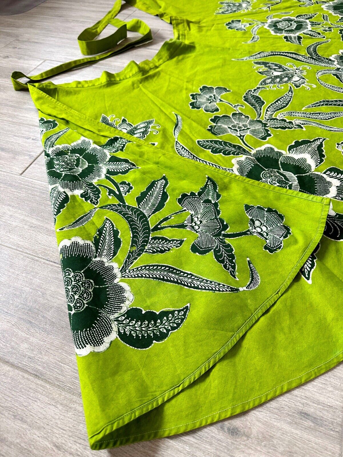 VTG 60S 70S GENUINE BATIK GREEN COTTON WRAP SKIRT BUTTERFLIES FLORALS OS XS-L - Fresh Stock Dated December 2025