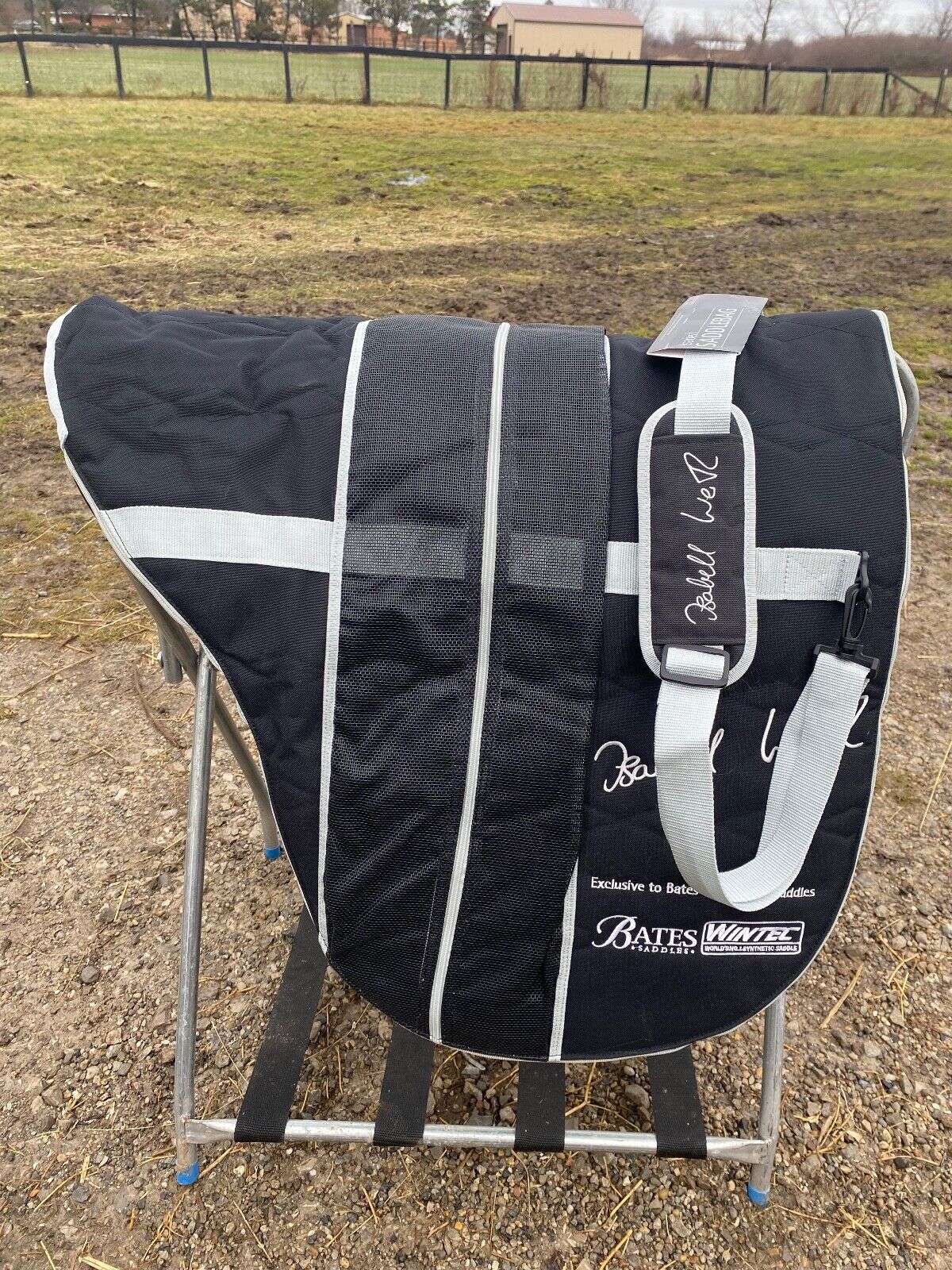 Black Bates/ Wintec Isabell limited edition Icon English saddle bag / carrier - Fresh Stock Dated December 2025