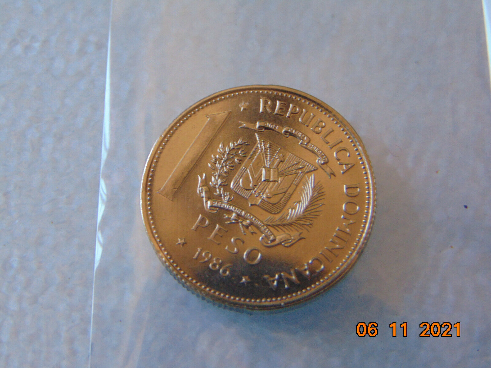 DOMINICAN REPUBLIC 1 PESO 1986 - Fresh Stock Dated December 2025