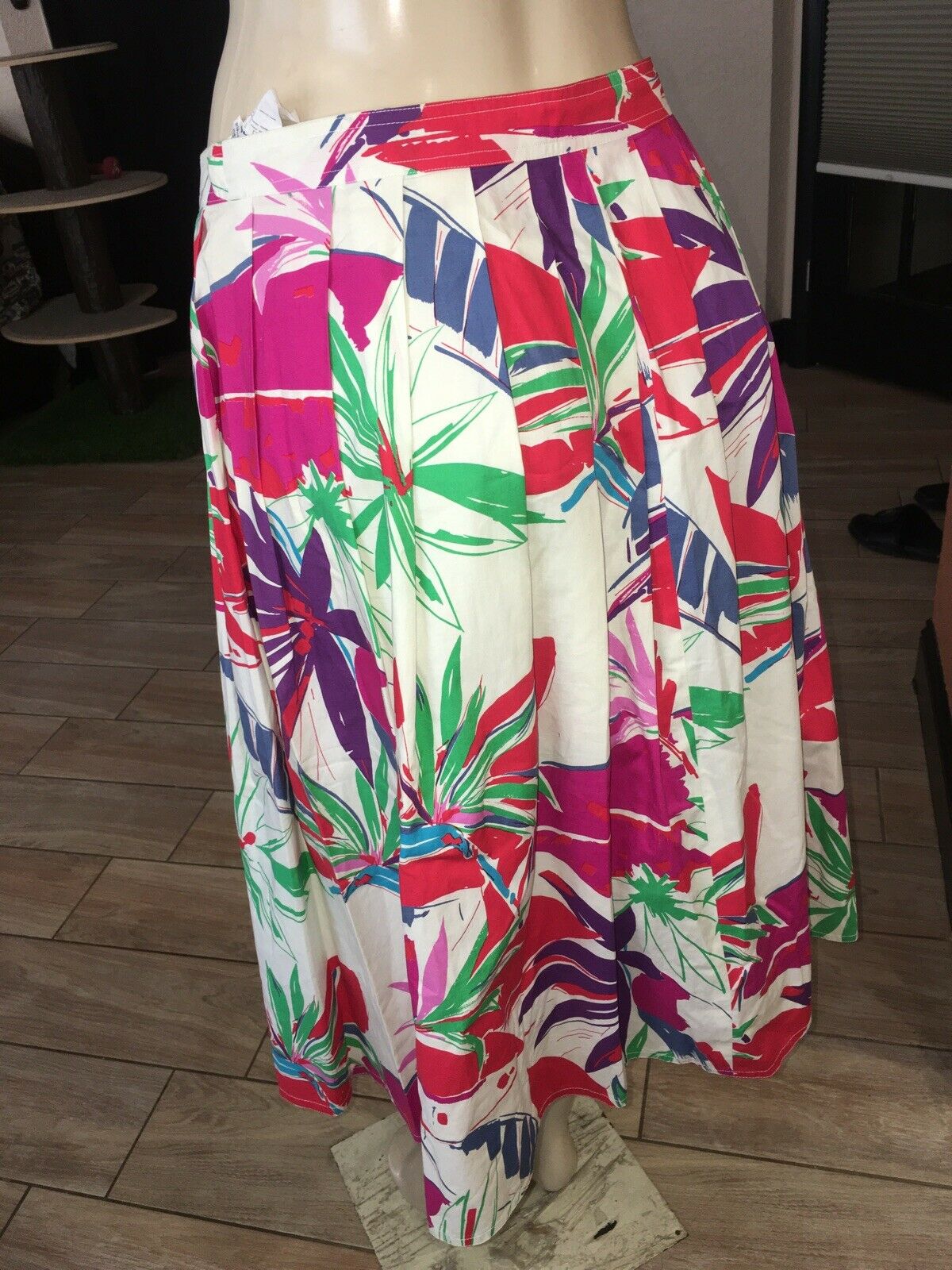 VTG Ungaro Solo Donna Pleated FLORAL COTTON Skirt Unlined 1980’s Sz44 Italy db1 - Fresh Stock Dated February 2026