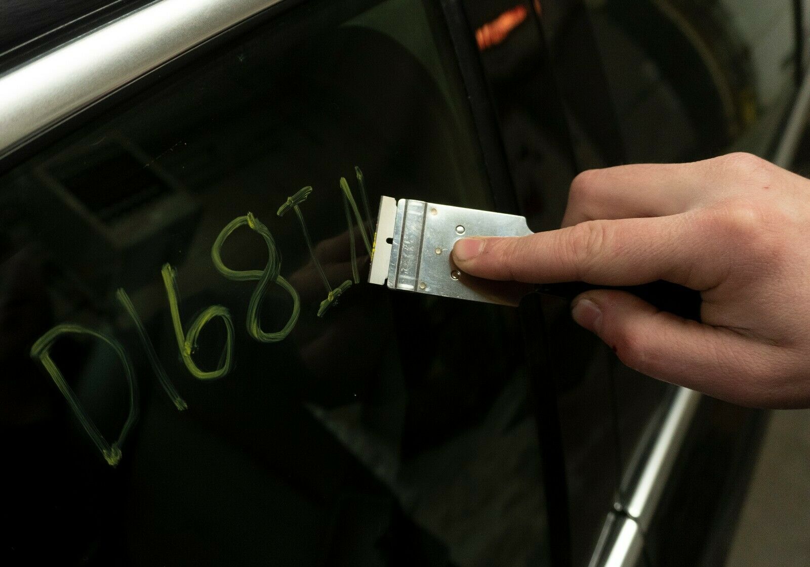 Lisle 52460 Razor Blade Scraper - Fresh Stock Dated February 2026