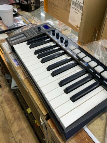 Worlde Blue Whale 25 Portable USB Midi Controller Keyboard 25 Semi weighted - Fresh Stock Dated February 2026