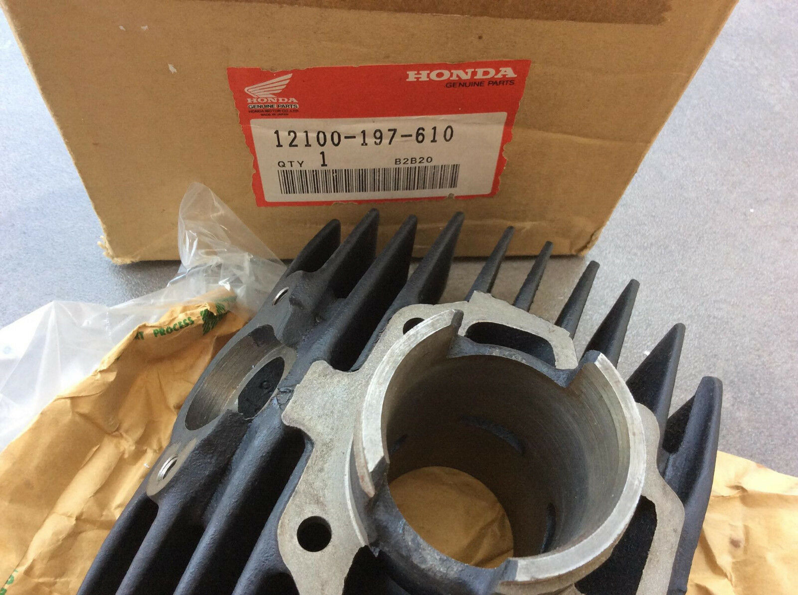 HONDA PA50 PX50 SCOOTER MOPED CYLINDER NOS 12100-197-610 - Fresh Stock Dated February 2026