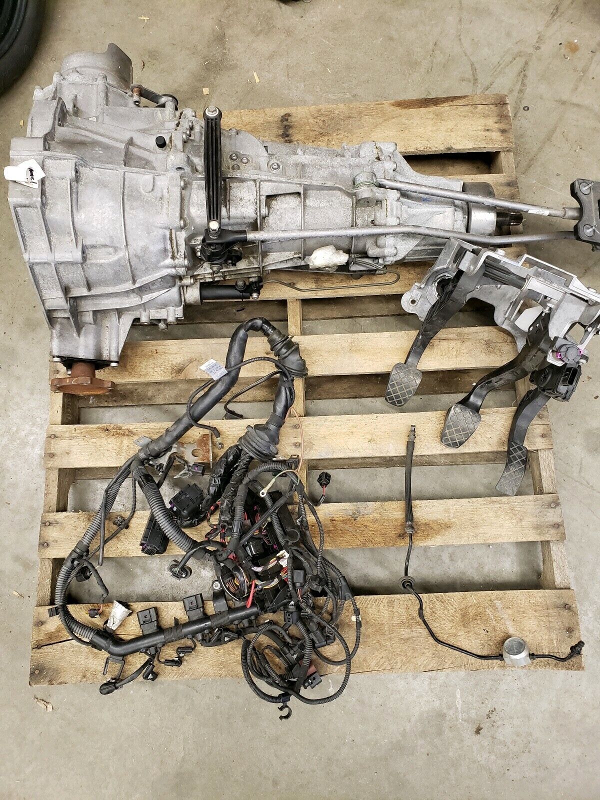 2009-2012 AUDI A4 A5 MANUAL TRANSMISSION SWAP KIT / Transmission code MRR - Fresh Stock Dated February 2026