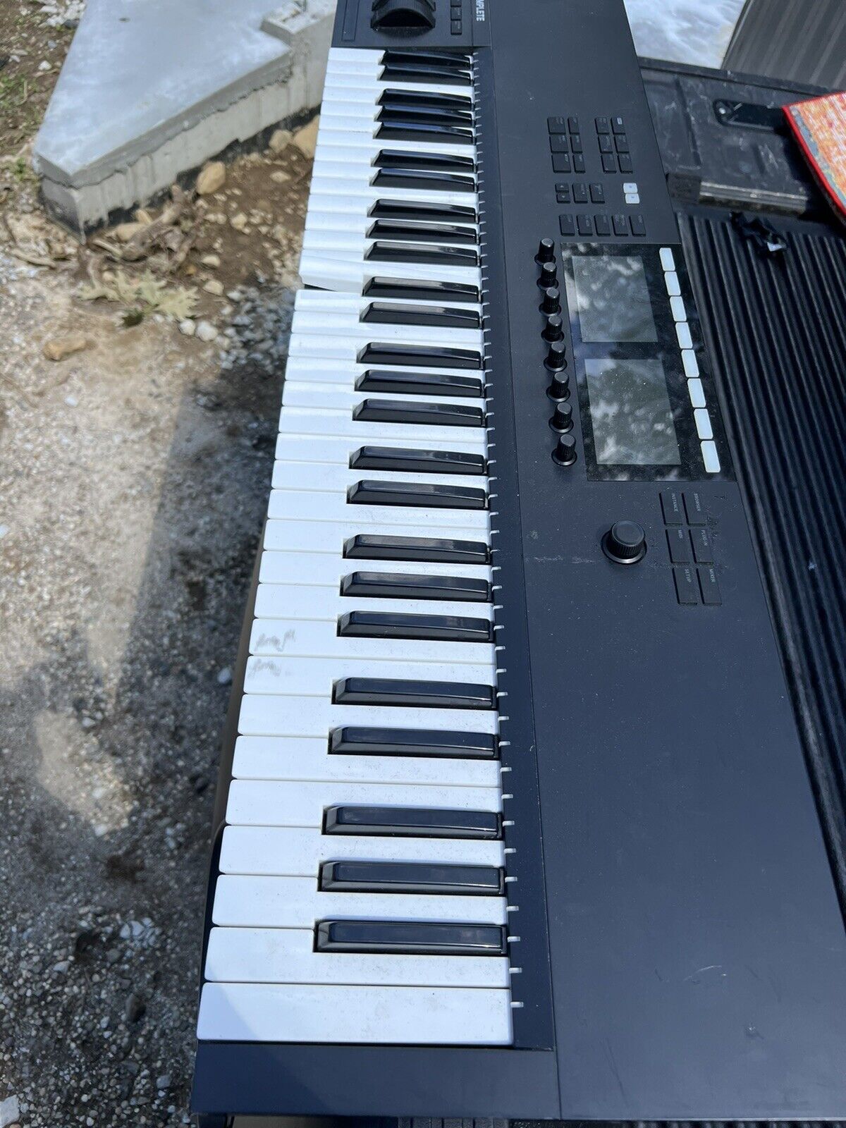 Native Instruments Komplete Kontrol S61 MK2 61 Key Keyboard Controller - Fresh Stock Dated February 2026