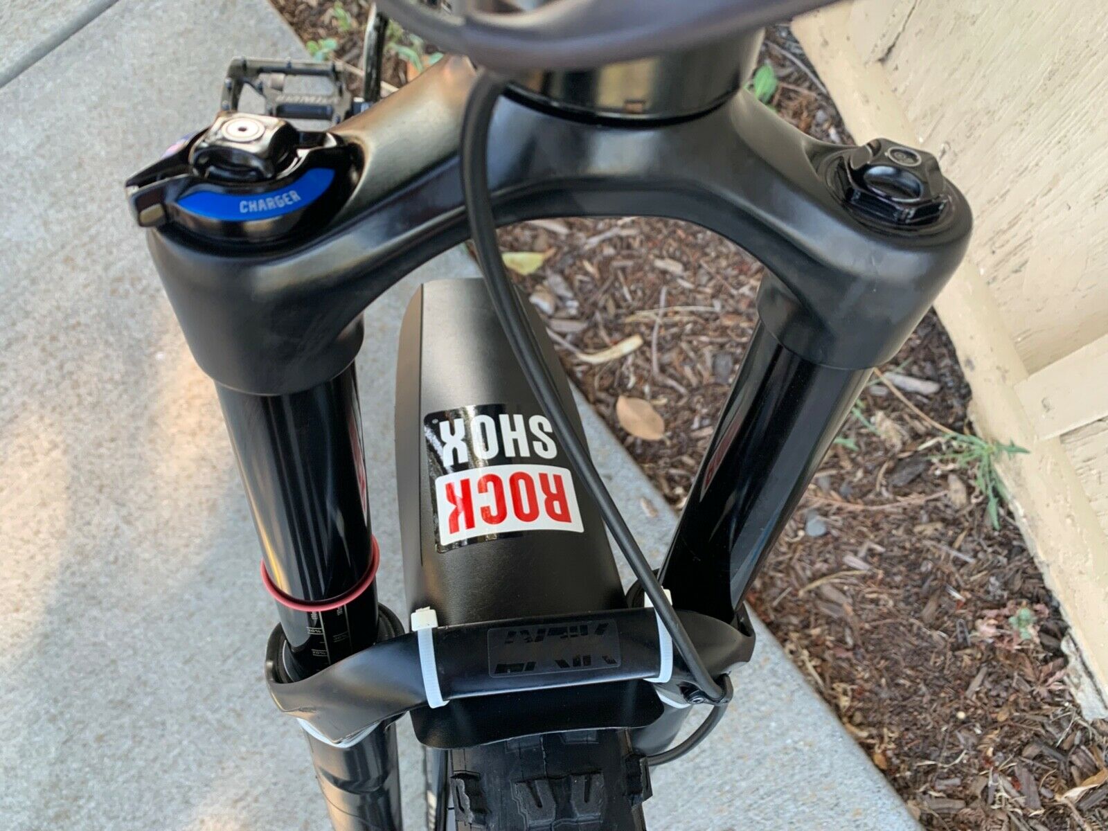 2018 Commencal Meta AM V4.2 Mountain Bike - Size Medium - Fresh Stock Dated December 2025