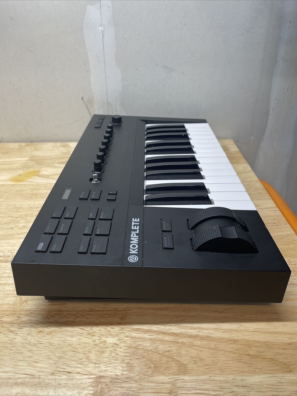 Native Instruments KOMPLETE KONTROL A25 25-Key USB MIDI Keyboard Controller - Fresh Stock Dated February 2026