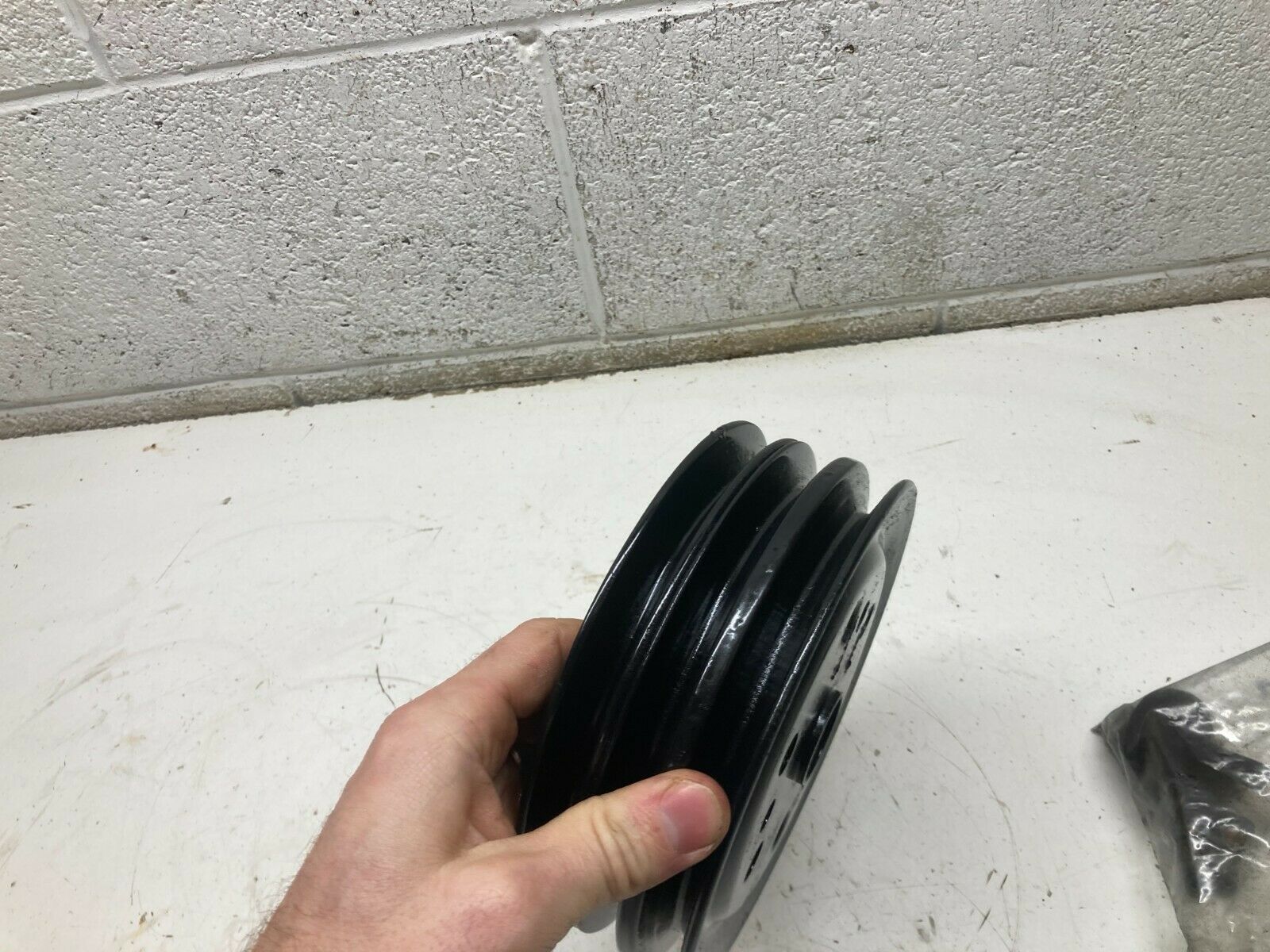 Y2  33863 3858533 Mercruiser & Volvo Harmonic Balancer Damper Pulley GM 4.3-5.7 - Fresh Stock Dated February 2026