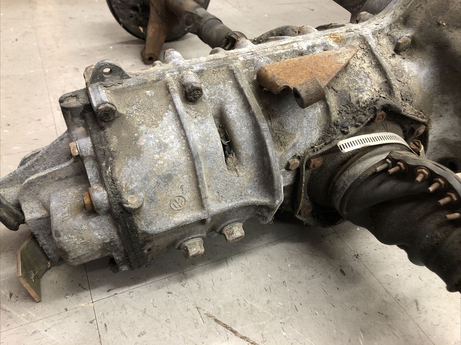 USED VW Splitcase Transmission and Axles 113301211 / 113301102B - Fresh Stock Dated February 2026