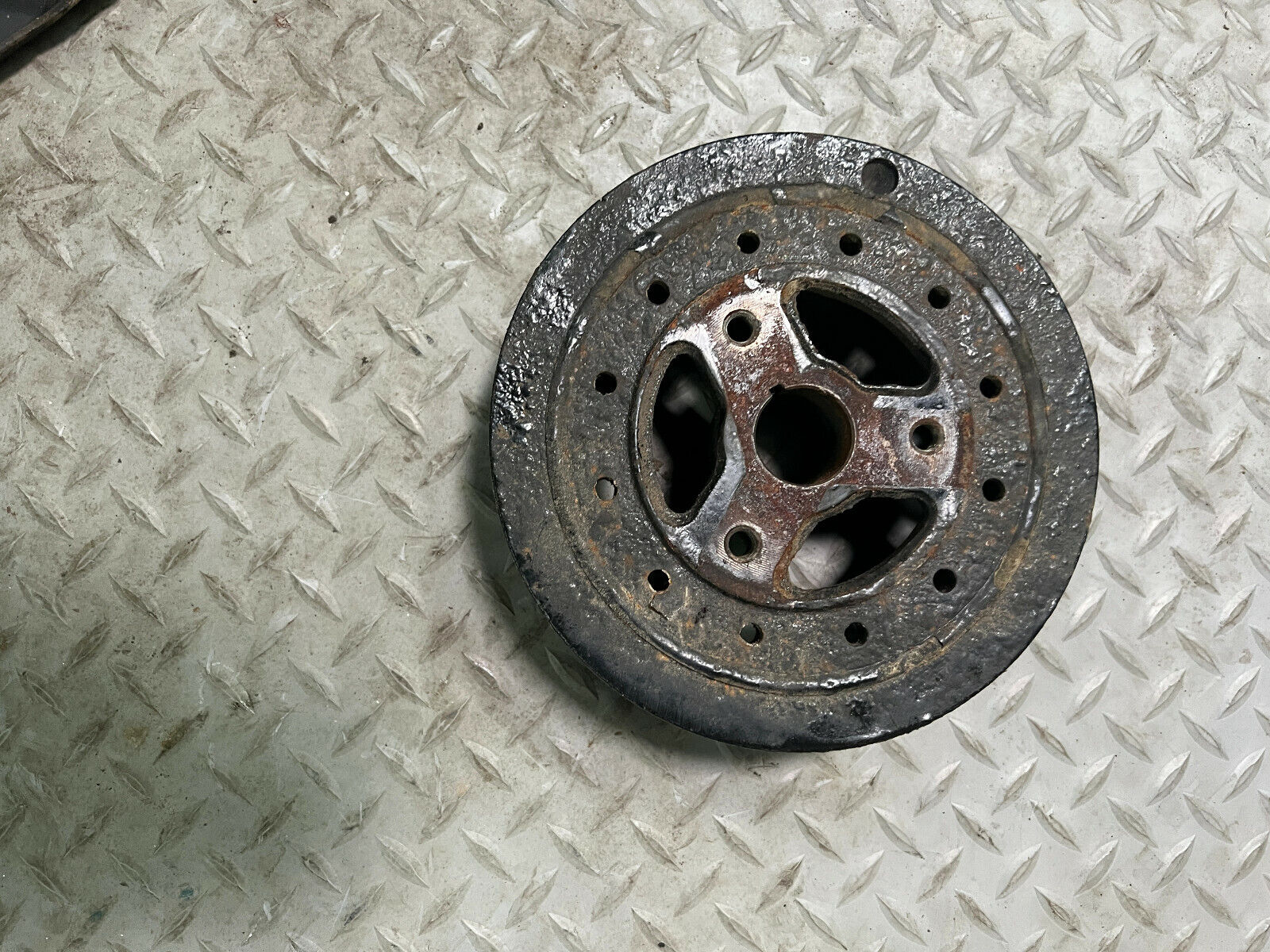 Mercruiser 5.0L 350  Harmonic Balancer Damper Pulley 8