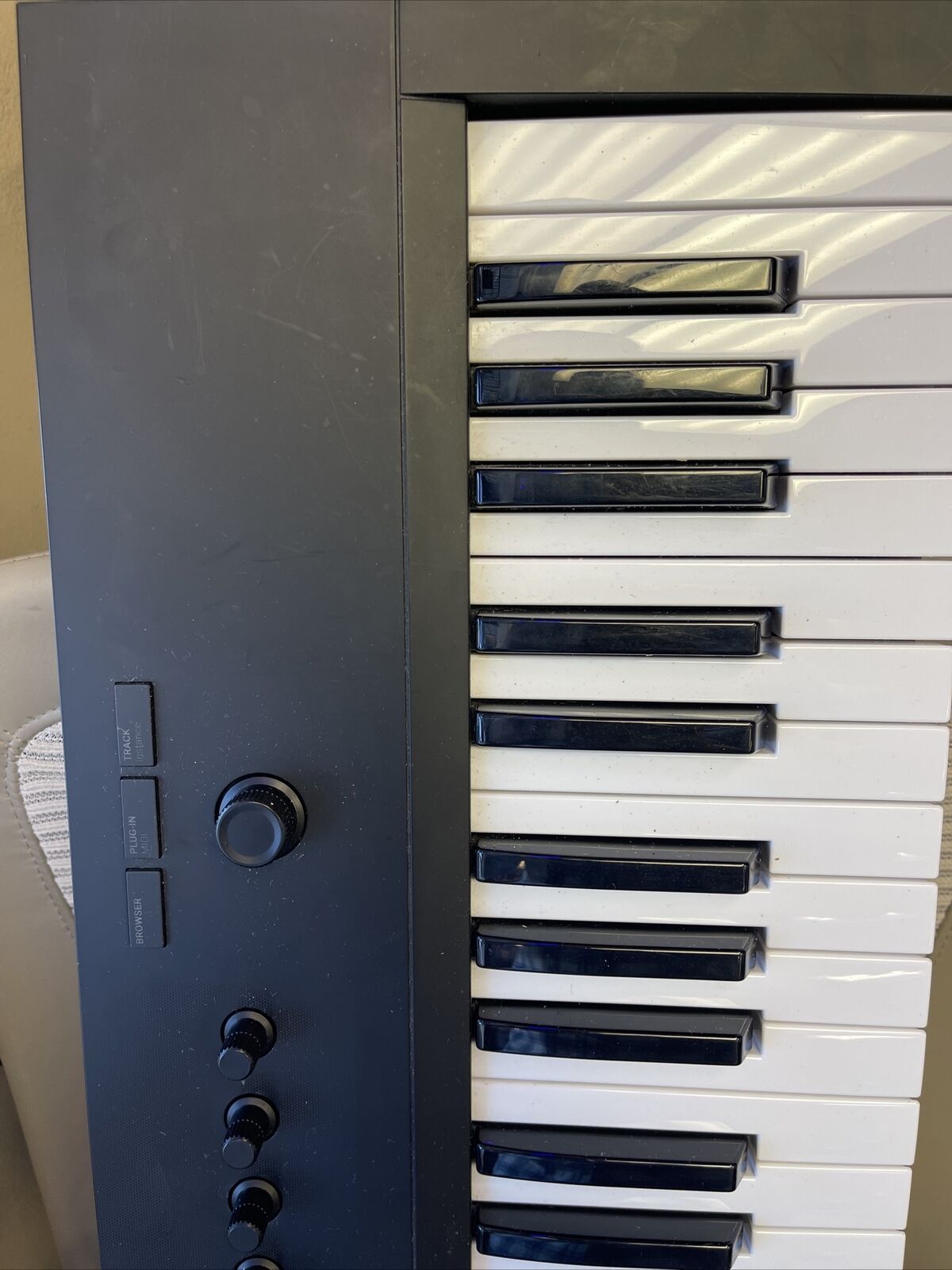 Native Instruments KOMPLETE KONTROL A49 49-Key USB MIDI Keyboard Controller - Fresh Stock Dated February 2026