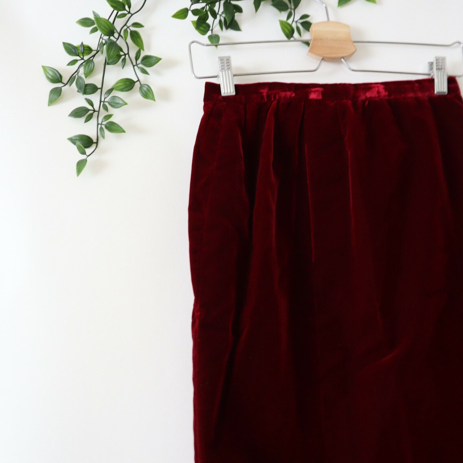 Vintage Women's Dark Red Velvet Pencil Skirt 25