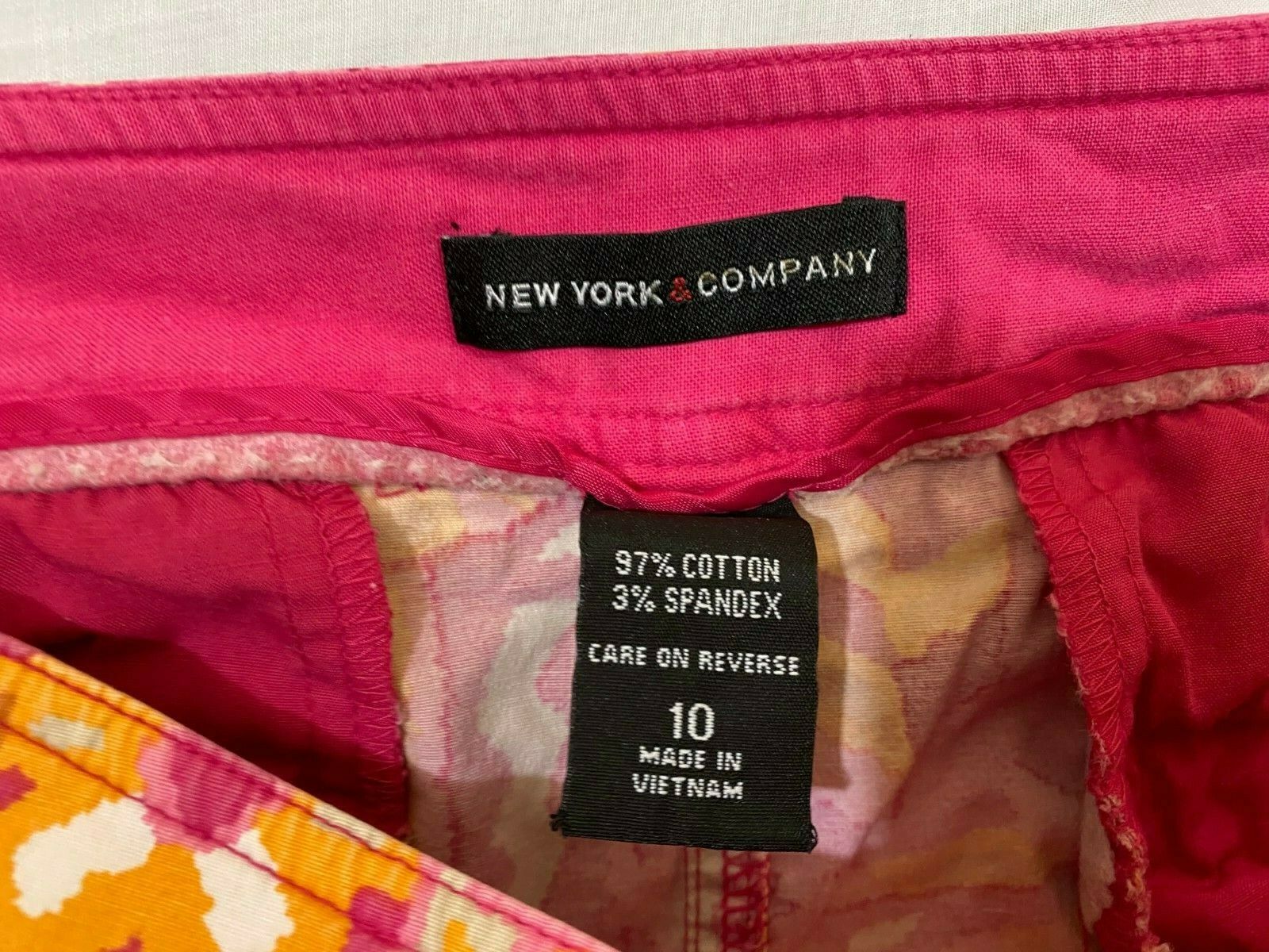 M67 EUC NEW YORK  & COMPANY CO 70's Style Pink Skirt Shorts WOMEN'S 10 - Fresh Stock Dated February 2026