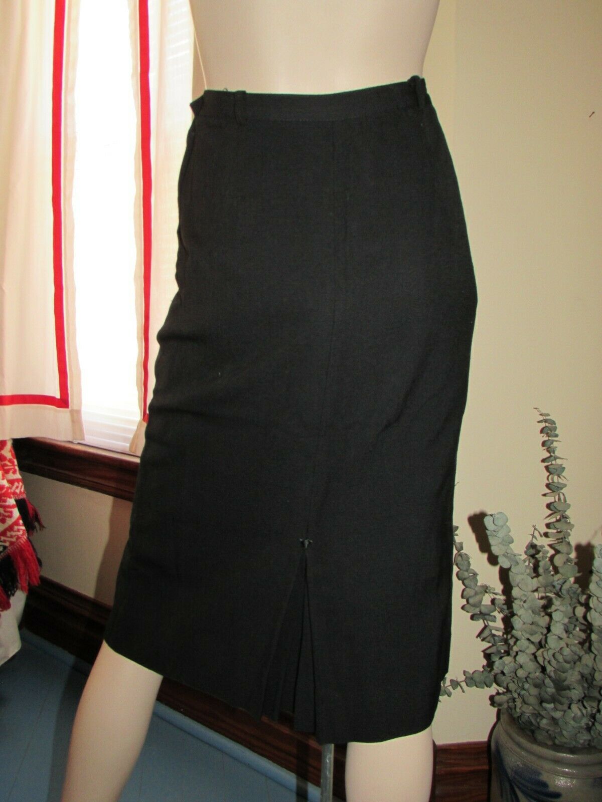 1950s ViNTAGE BLACK SLIM WIGGLE SKIRT LINEN-LOOK Front & Back Kick Pleats Size S - Fresh Stock Dated February 2026