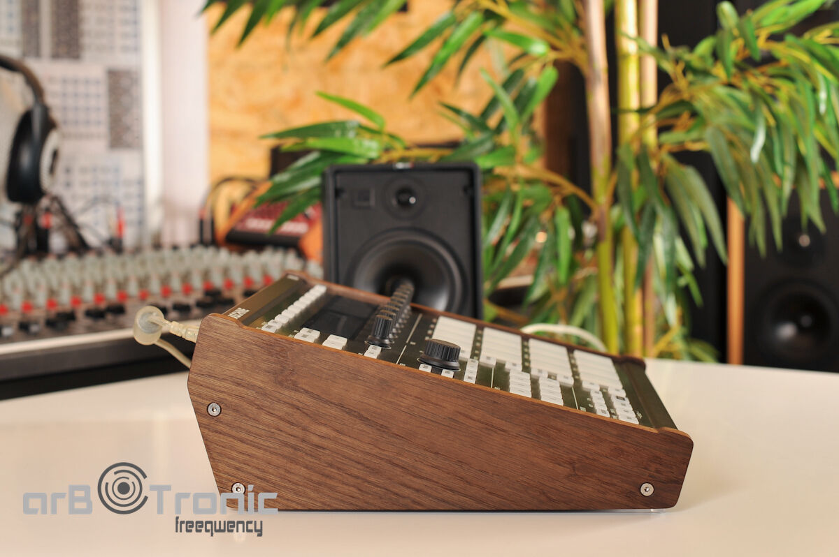 Native Instruments Maschine MK1 MK2 Real Wood Side Panel Wooden Stand - Fresh Stock Dated February 2026