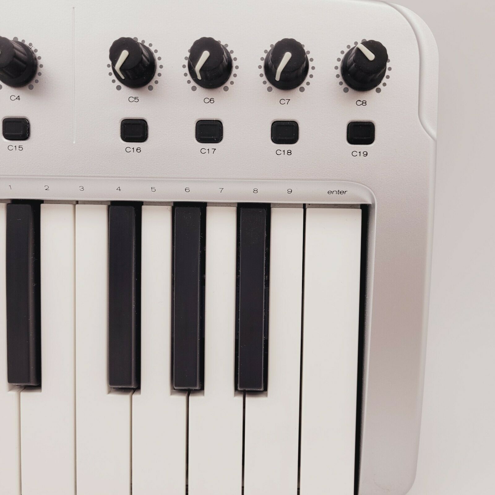 M-Audio O2 25-Key Ultra-Thin Mobile USB MIDI Controller in Original Box - Fresh Stock Dated February 2026