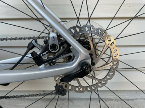 Giant Defy Advanced Carbon Road Bike,size M/L.105 2x11 gears disc brakes. - Fresh Stock Dated February 2026