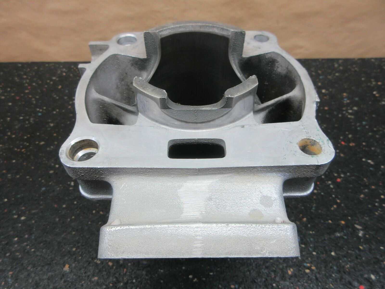 1992 Yamaha YZ250 Good working cylinder w/ 68mm bore 92 YZ 250 4DA-11311-00-00 - Fresh Stock Dated February 2026