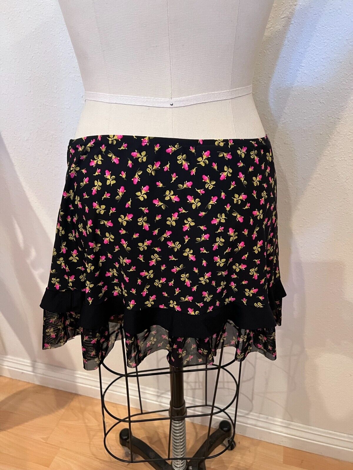 Y2K 2000'S BETSEY JOHNSON SWIM FLORAL RUFFLE SKIRT SIZE M/L - Fresh Stock Dated March 2026