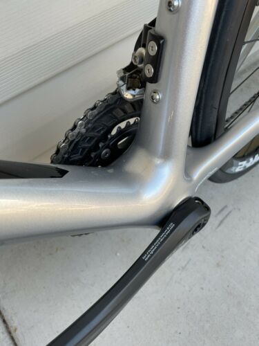 Giant Defy Advanced Carbon Road Bike,size M/L.105 2x11 gears disc brakes. - Fresh Stock Dated February 2026