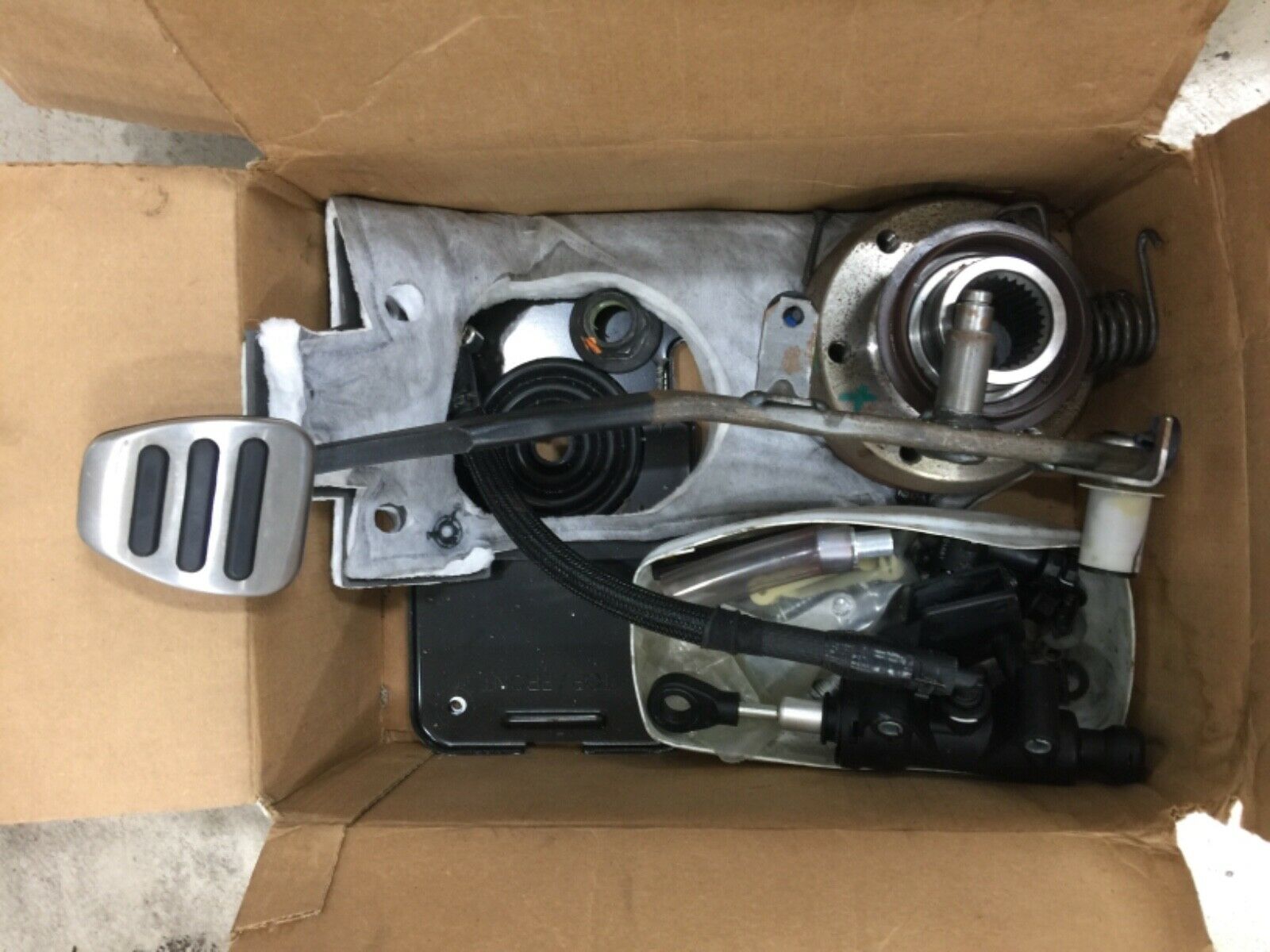 Mustang GT500 Transmission Tremec TR6060 6-Speed w/ Clutch Driveshaft 800 Miles - Fresh Stock Dated December 2025