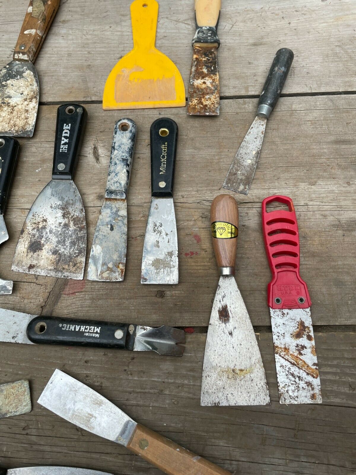 Lot Of 19 Vintage Putty Knifes Paint Scrapers Hyde - Fresh Stock Dated February 2026