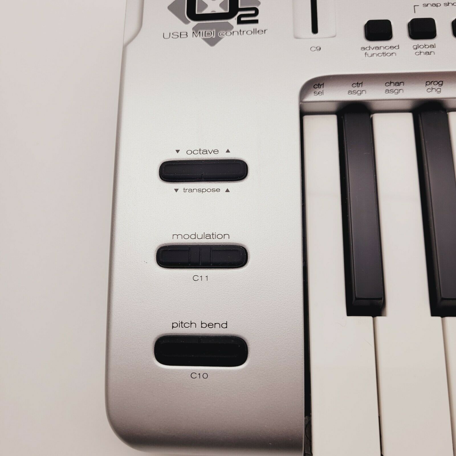 M-Audio O2 25-Key Ultra-Thin Mobile USB MIDI Controller in Original Box - Fresh Stock Dated February 2026