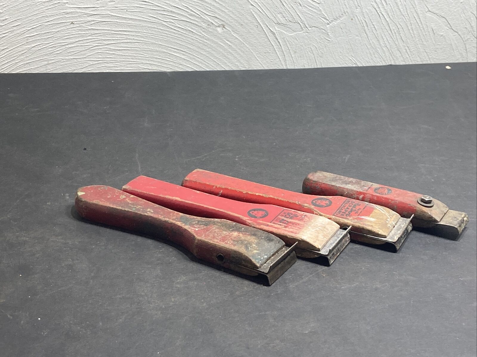 VINTAGE RED DEVIL PAINT SCRAPER LOT - Fresh Stock Dated February 2026