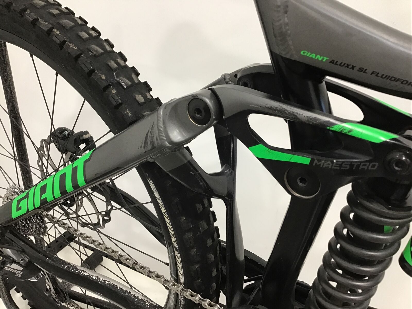 2017 Giant Glory 2 Mountain Bike Medium 27.5