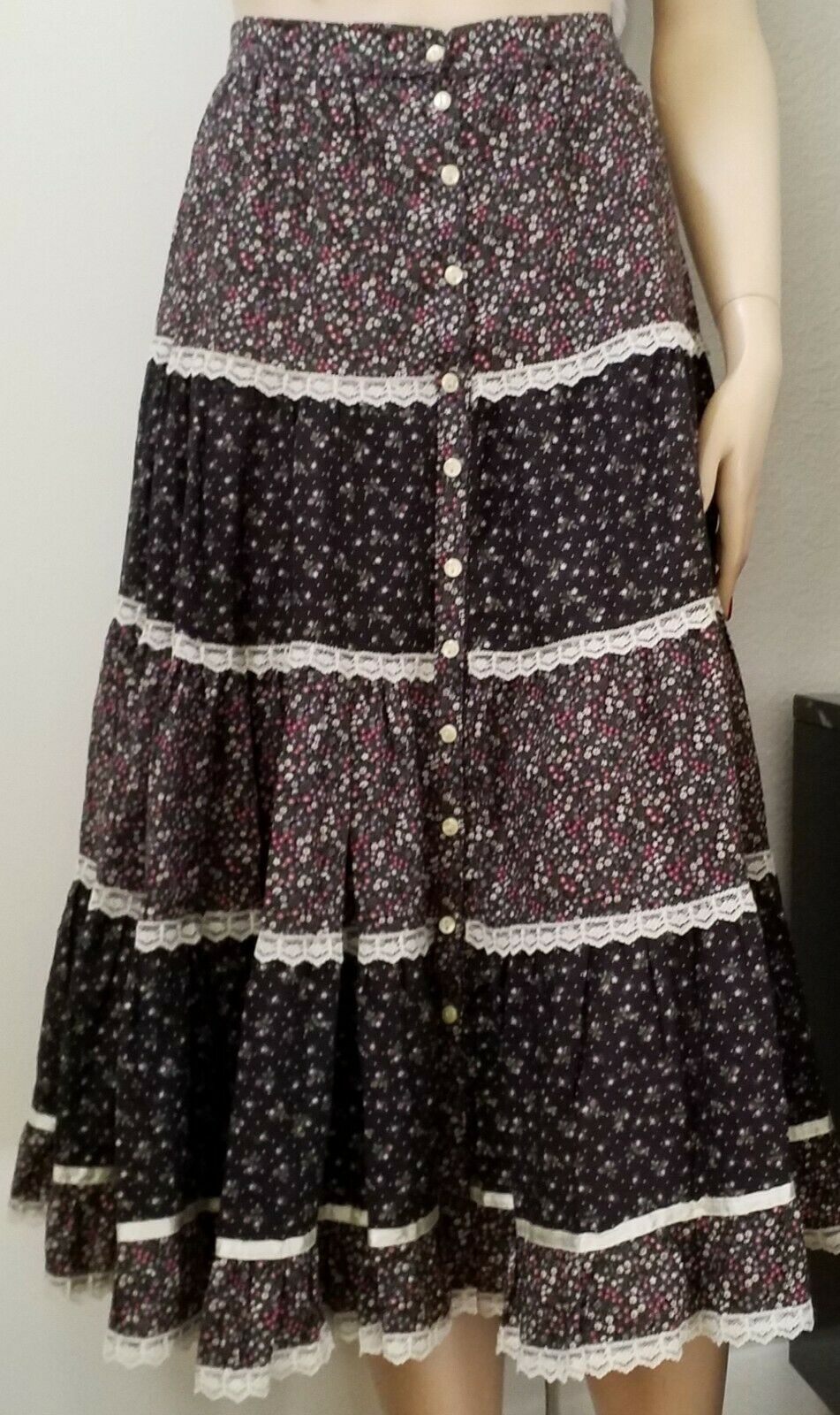 Vtg 70s Cottagecore Jessica's Gunnies Gunne Sax Calico Floral Lace Tiered Skirt - Fresh Stock Dated December 2025