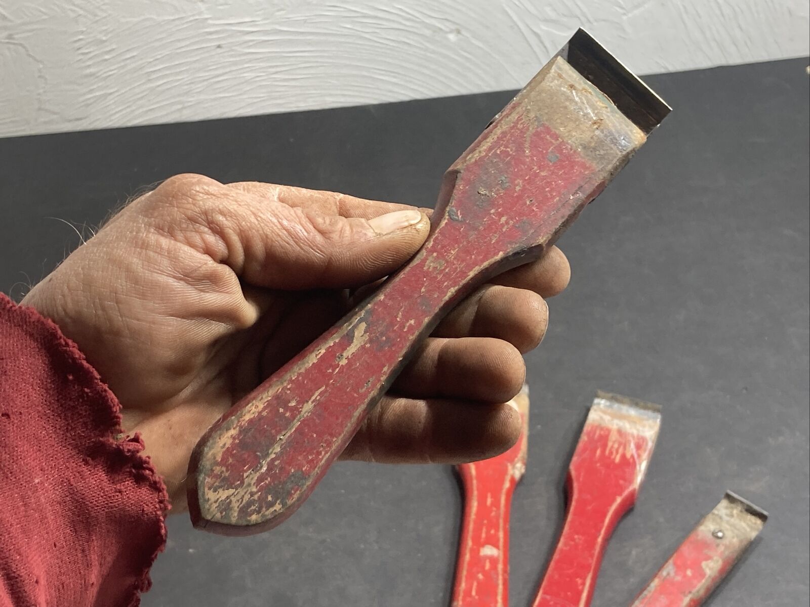 VINTAGE RED DEVIL PAINT SCRAPER LOT - Fresh Stock Dated February 2026