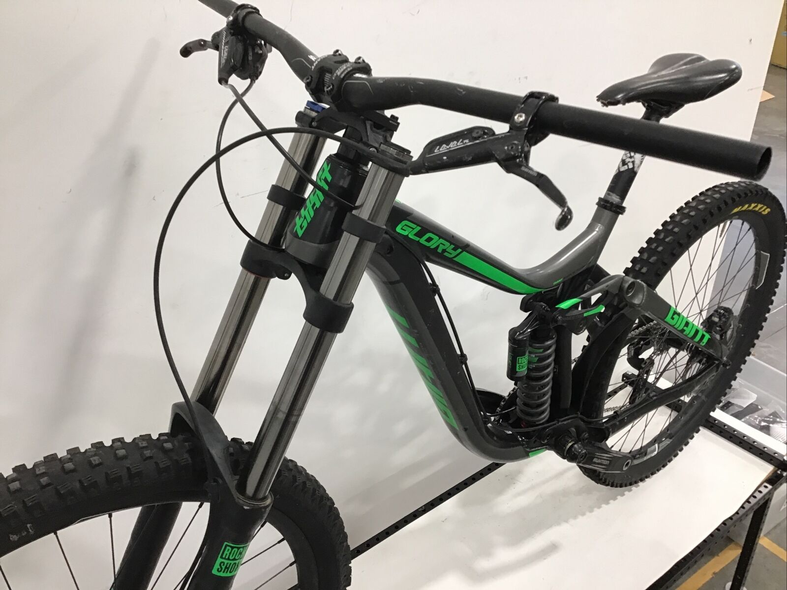 2017 Giant Glory 2 Mountain Bike Medium 27.5