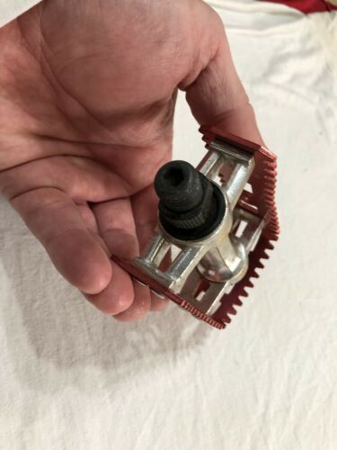 ORPHAN LEFT MKS FOOT JAWS BM 10 9/16 PEDAL RED BM-10 OLD SCHOOL BMX - Fresh Stock Dated December 2025