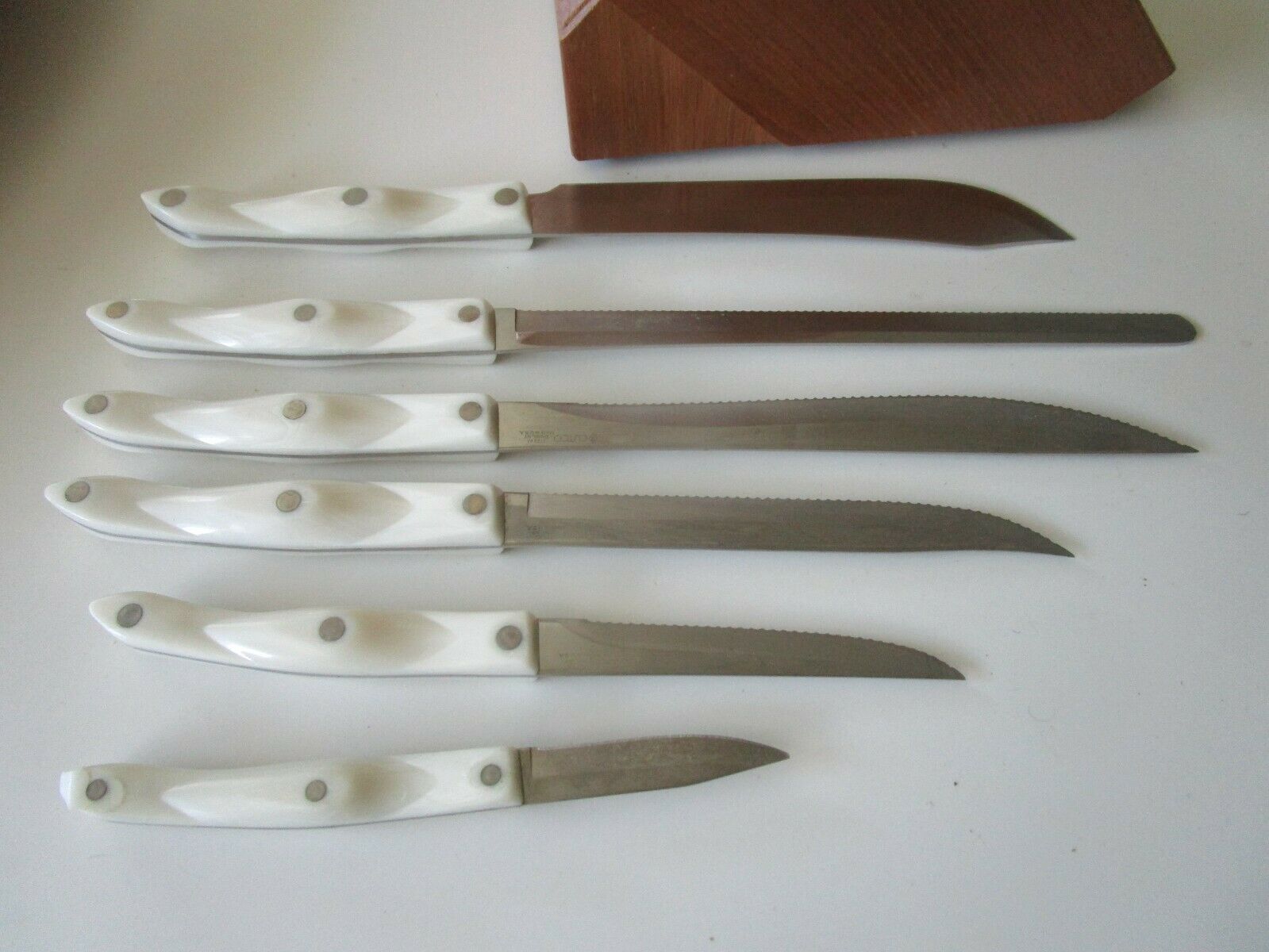 CUTCO WHITE HANDLE KNIFE SET - Fresh Stock Dated December 2025