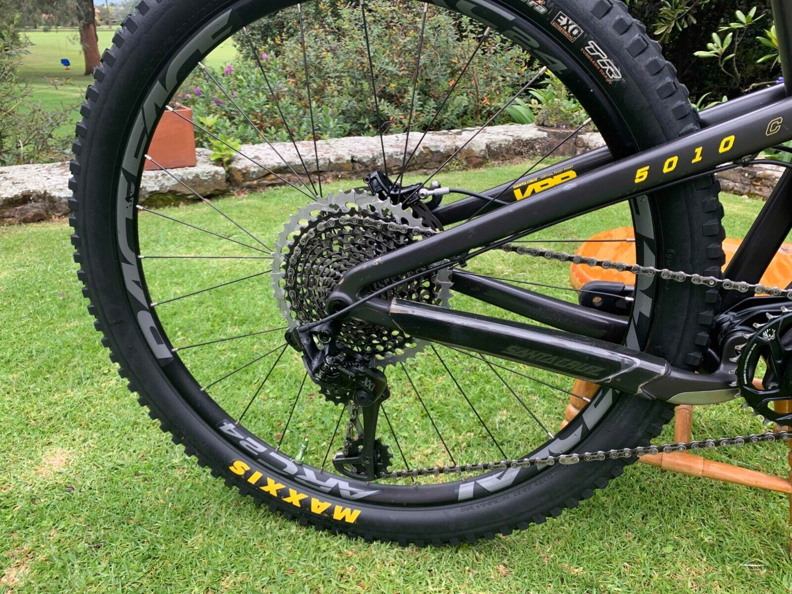 Black 2017 Santa Cruz 5010 CC XX1 Size M with Brand New Parts - Fresh Stock Dated February 2026