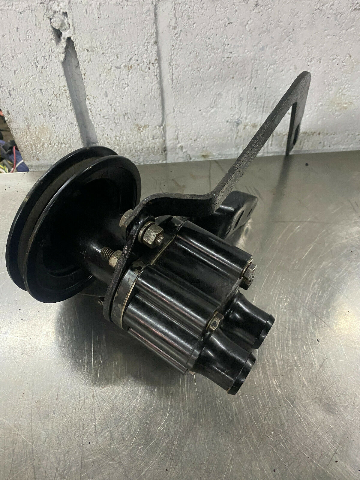 MERCRUISER 5.7L 350 V8 RAW WATER PUMP ASSY with Pulley # 52822-C - Fresh Stock Dated February 2026